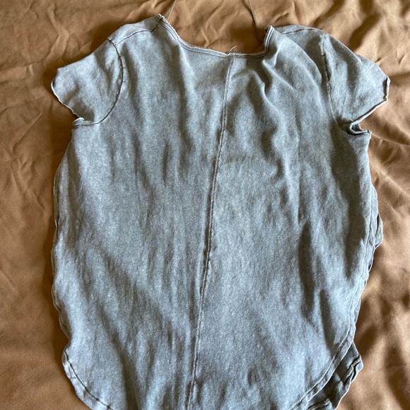 FREE PEOPLE side slit t shirt - Picture 3 of 4